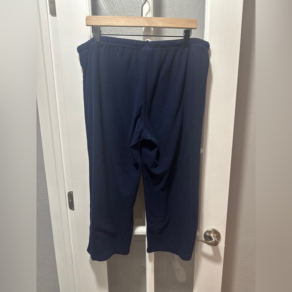 Women's New England Patriots Blue Capri PJ Bottoms - Picture 3 of 5